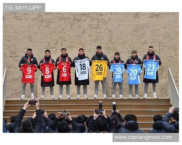 近几年涌现的足球明星们如何改变了全球足球格局与球迷文化